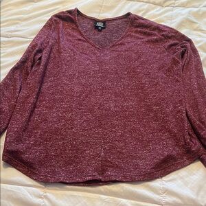 Maroon Long Sleeve V-Neck Top- cute v neck sweater with swing back- lightly worn